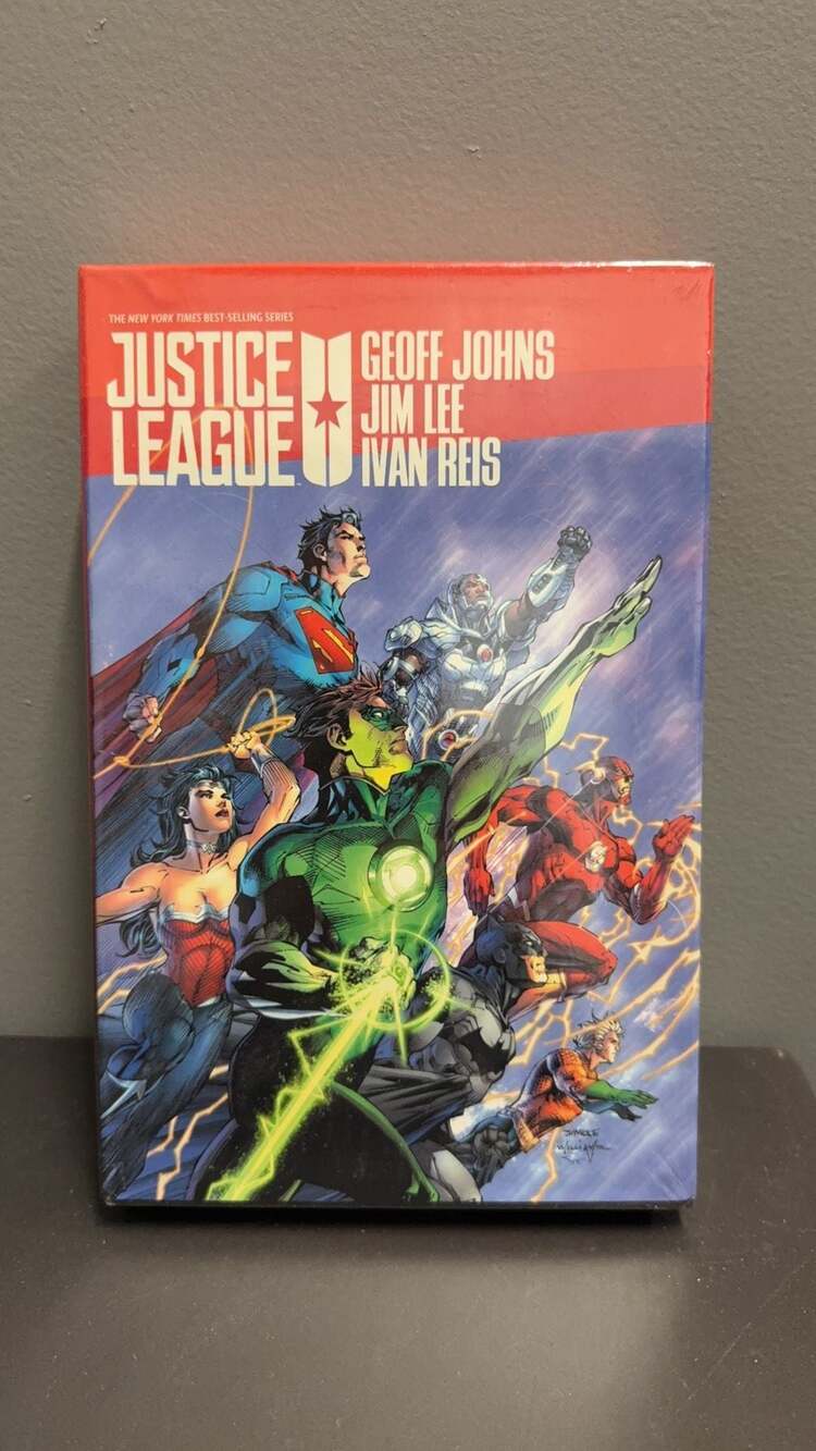 Justice League Box Set by Geoff Johns & Jim Lee 3 Volume Paperback w/Slipcover